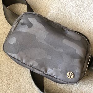 Lululemon everywhere belt bag Heritage Camo Max Rover White Opal NWOT